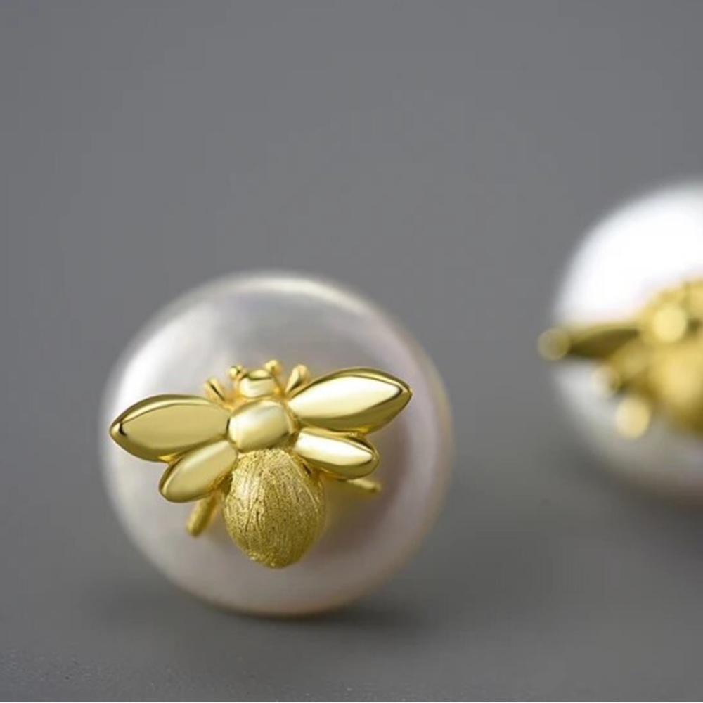 Artisan Handmade Dainty 925 Silver Natural Pearl Bee The Zechari Earrings - Picture 4 of 5